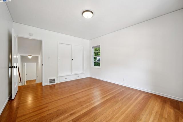 1658 Gouldin Rd, Oakland CA: https://media.crmls.org/mediaz/4b63b678-0a04-4931-a141-ececf5db97b4.jpg