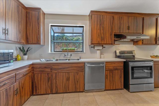 58 Clareview Avenue, San Jose CA: https://media.crmls.org/mediaz/4b64415d-a3fe-4e05-abb6-21b39e2de20d.jpg