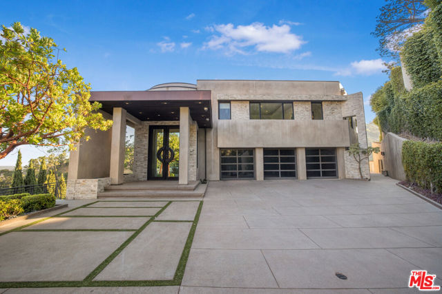 2501 Zorada Drive, Los Angeles CA: https://media.crmls.org/mediaz/4b647252-210b-4db9-a1c9-b7ac5202c0d9.jpg