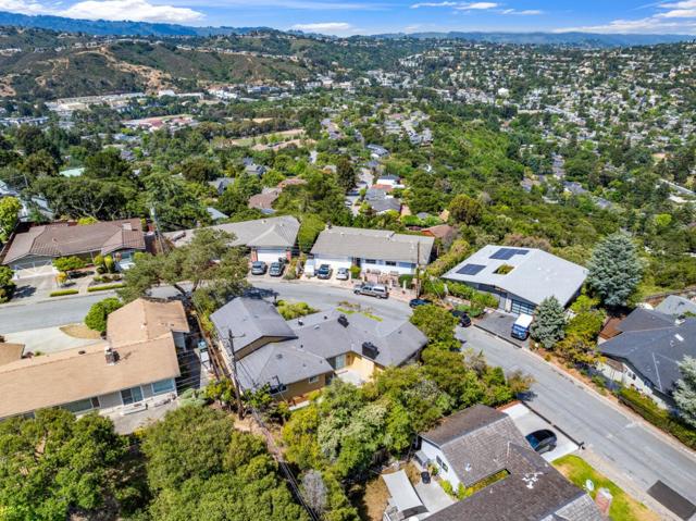 224 Lyndhurst Avenue, Belmont CA: https://media.crmls.org/mediaz/4b64b5c7-df46-444d-acc5-fa8b5f576ff2.jpg