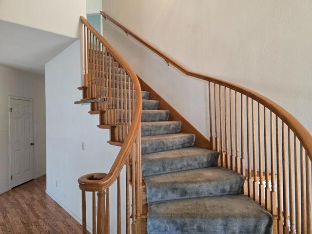 1204 Pickford Way, Salinas CA: https://media.crmls.org/mediaz/4b654c73-0462-4c85-9159-5af027e9ca55.jpg