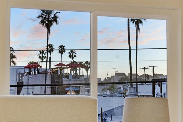 5027 Santa Monica Avenue, San Diego CA: https://media.crmls.org/mediaz/4b65cb9c-6c94-428b-95e3-68619358eefc.jpg