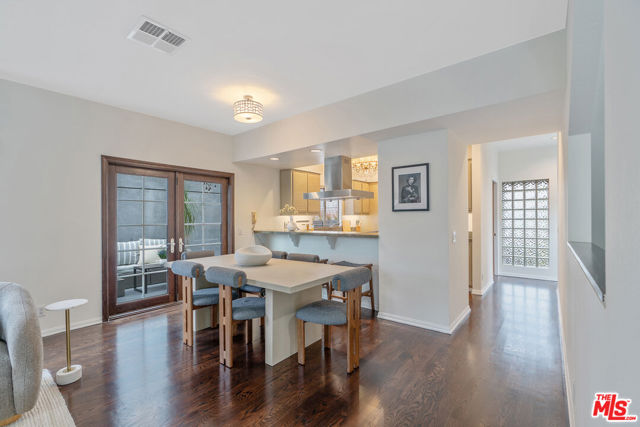 2131 Griffith Park Boulevard, Los Angeles CA: https://media.crmls.org/mediaz/4b65dfd9-2c2c-4c56-8b1b-12c85363c502.jpg