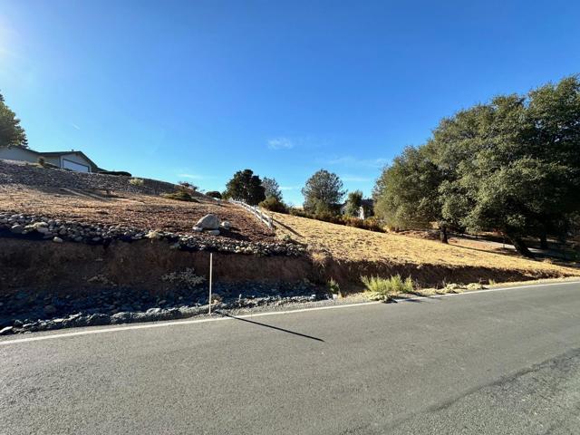 2894 Stagecoach Drive, Valley Springs CA: https://media.crmls.org/mediaz/4b66462c-77de-4d59-8d8c-d33ff84d4dde.jpg