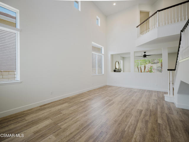 3185 Clarita Court, Thousand Oaks CA: https://media.crmls.org/mediaz/4b66ac27-7fe8-4df0-a5f6-da753e02770a.jpg