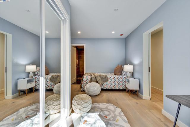 148 Auburn St, San Rafael CA: https://media.crmls.org/mediaz/4b6778f0-6df2-4a0b-a70f-1da6dfa3cd7e.jpg