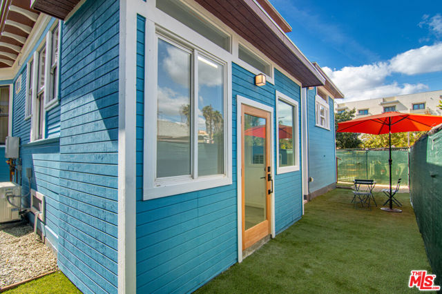 2507 E 1st Street, Los Angeles CA: https://media.crmls.org/mediaz/4b6809be-cae4-4f8a-a16d-50236bd13dc8.jpg