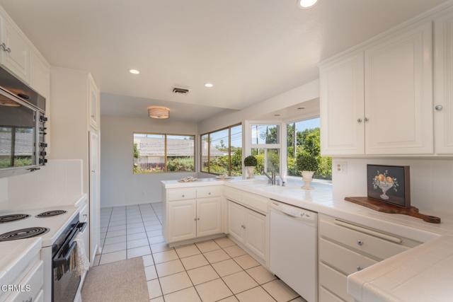 Detail Gallery Image 10 of 42 For 1808 Burleson Ave, Thousand Oaks,  CA 91360 - 4 Beds | 2/1 Baths