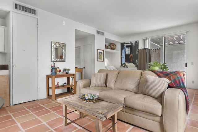 Image 6 of 30 For 78225 Cortez Lane 185