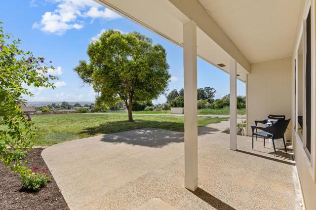 10980 New Avenue, Gilroy CA: https://media.crmls.org/mediaz/4b699b44-0a87-4679-a333-f6e2f24d703d.jpg