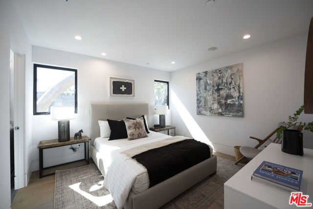 Image 34 of 44 For 3848 Vantage Avenue