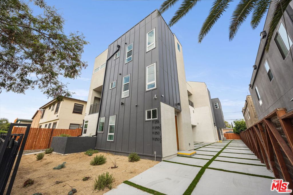 11253 Hatteras Street #1/2