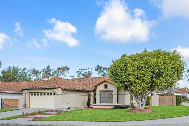 Detail Gallery Image 2 of 40 For 2028 Columbus Way, Vista,  CA 92081 - 2 Beds | 2 Baths