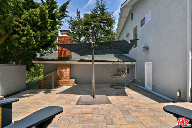 3471 Woodcliff Road, Sherman Oaks CA: https://media.crmls.org/mediaz/4b6bcfaf-75dd-4dd4-9519-a0d1fc3881ad.jpg