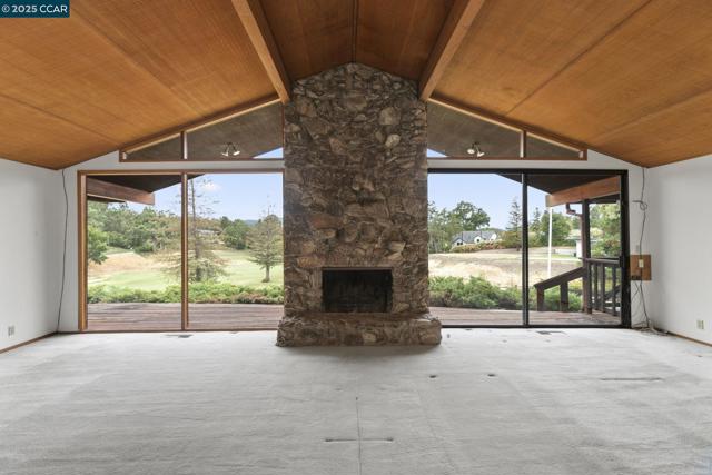 47 Bella Vista Ct, Diablo CA: https://media.crmls.org/mediaz/4b6c3952-fbc2-41f3-a970-0742bec2c4ed.jpg