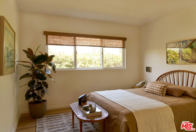 29500 Heathercliff Road, Malibu CA: https://media.crmls.org/mediaz/4b6cad46-4abc-47f4-a45b-8c812b22c79f.jpg