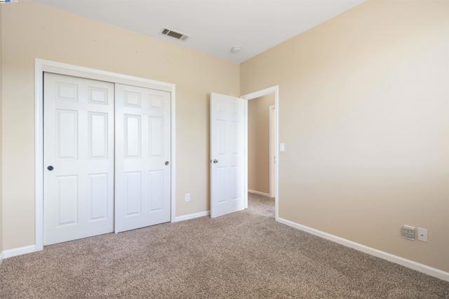 181 Maidenhair St, Pittsburg CA: https://media.crmls.org/mediaz/4b6eb96d-f393-4f1f-b87b-508c78876e0a.jpg