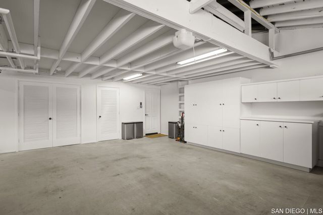 5931 Citadel CIR, La Jolla CA: https://media.crmls.org/mediaz/4b6f48a3-3c7a-4c06-b105-81c4a19d82ff.jpg