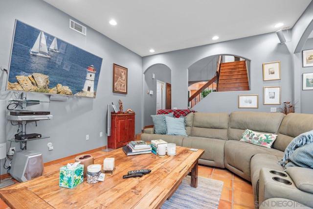 Image 31 of 50 For 2238 Oceanview Rd