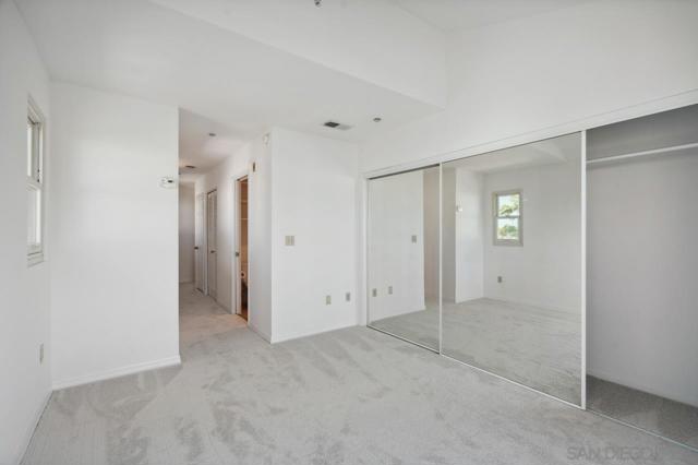 1268 Essex St, San Diego CA: https://media.crmls.org/mediaz/4b6f82ff-5e66-4396-bbe1-ef52759e3e63.jpg