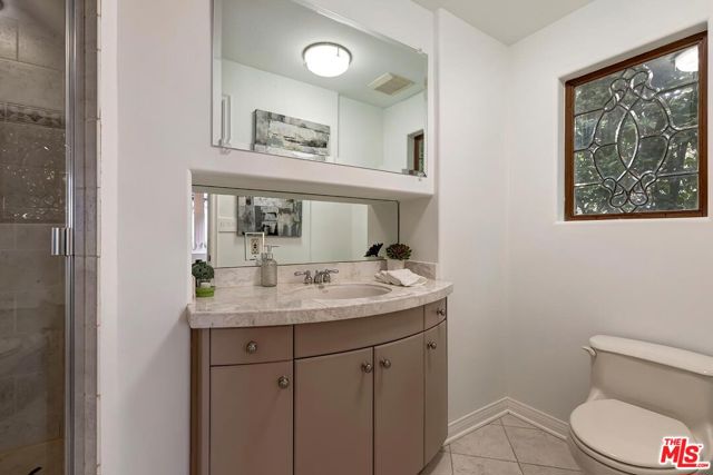 3595 Wonder View Drive, Los Angeles CA: https://media.crmls.org/mediaz/4b6fc671-04ed-48cd-aecc-1cfac5b86654.jpg