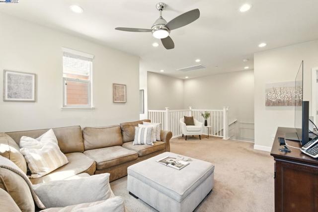 538 Sandalwood Drive, Livermore CA: https://media.crmls.org/mediaz/4b6feee5-3341-486c-a3cd-88453dc7c246.jpg