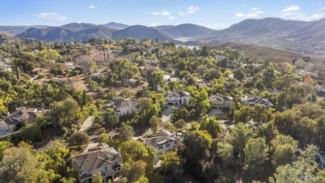 Image 59 of 69 For 1574 Andorre Gln