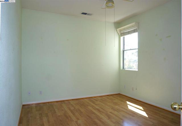 30278 Willowbrook Rd, Hayward CA: https://media.crmls.org/mediaz/4b7185d8-845d-4f99-81a0-b08e94ce5f93.jpg