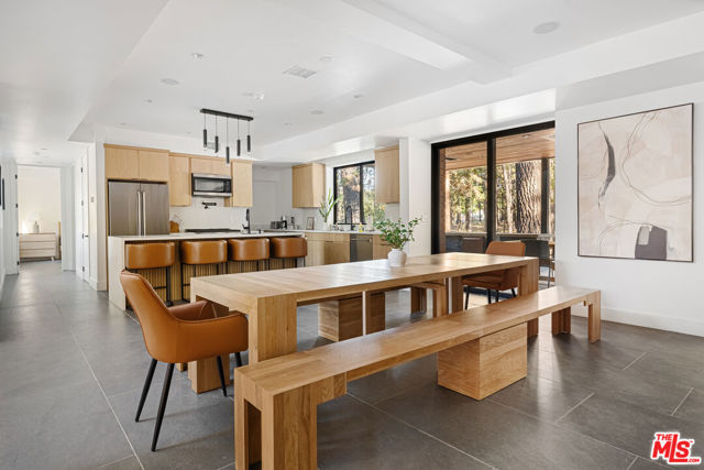 42421 Evergreen Drive, Big Bear CA: https://media.crmls.org/mediaz/4b7217c1-0e1a-417e-a35f-615aed6d43d6.jpg