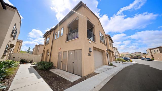 10861 Blake Way, San Diego CA: https://media.crmls.org/mediaz/4b72d02d-d956-4e9f-aa76-e49a375e543e.jpg