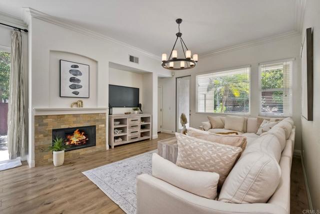Detail Gallery Image 1 of 1 For 13944 Kerry Lane, San Diego,  CA 92130 - 3 Beds | 2/1 Baths