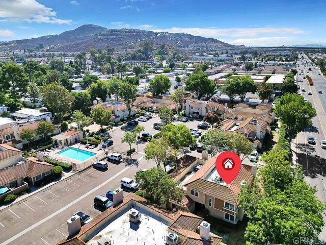 10727 Holly Meadows Drive, Santee CA: https://media.crmls.org/mediaz/4b733d6b-3404-4551-b9aa-204558987d90.jpg