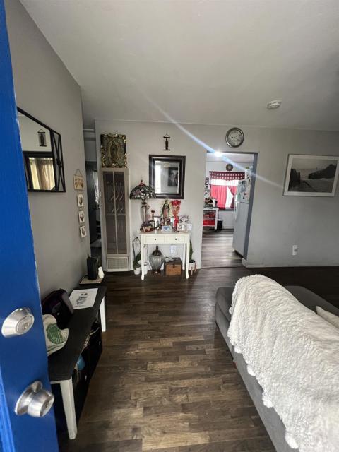 539 45 S 36th Street, San Diego CA: https://media.crmls.org/mediaz/4b73a595-01ff-42a6-82d7-c717e284a0c6.jpg
