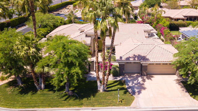 12 Varsity Circle, Rancho Mirage CA: https://media.crmls.org/mediaz/4b746a7f-3bfc-4b7e-8370-61b60f6a15d0.jpg