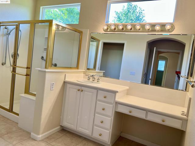 1381 BONUM WAY, Brentwood CA: https://media.crmls.org/mediaz/4b753e73-8736-4dea-8c4f-6b3e657543ce.jpg