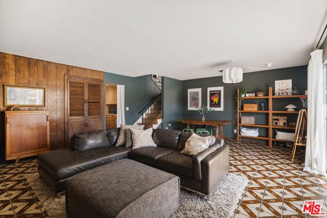 4748 Round Top Drive, Los Angeles CA: https://media.crmls.org/mediaz/4b759067-bdcc-4f32-b18b-1bf08a79917a.jpg