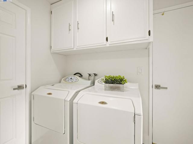 425 Lexington Dr, Vallejo CA: https://media.crmls.org/mediaz/4b7694f9-0315-45f6-9ffc-db113e42a9f8.jpg