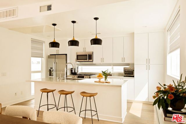 859 Hyperion Avenue, Los Angeles CA: https://media.crmls.org/mediaz/4b76a4e2-7e41-4299-ba4d-e7e8455e1c22.jpg
