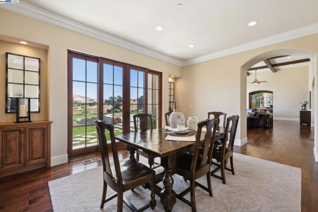 6340 Inspiration Ter, Pleasanton CA: https://media.crmls.org/mediaz/4b784498-a97d-4b81-b998-5020fddb3317.jpg