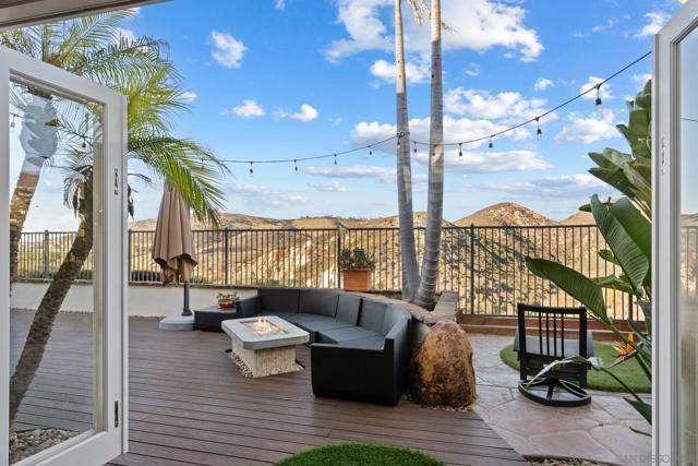 1664 Sagewood Way, San Marcos CA: https://media.crmls.org/mediaz/4b785e31-bd30-4575-956e-13fa4ff06d88.jpg