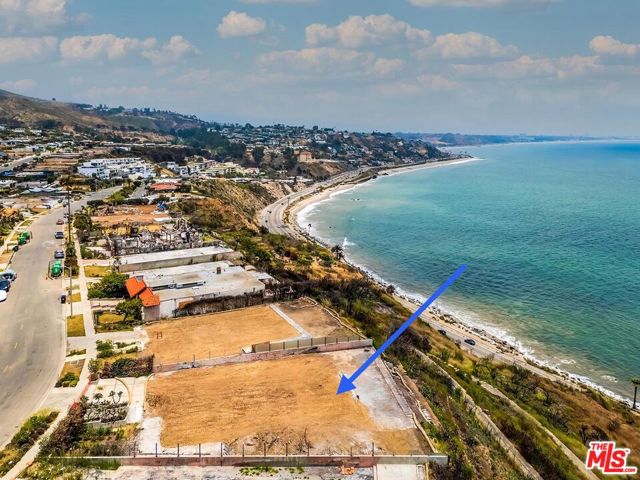 18434 Coastline Drive, Malibu CA: https://media.crmls.org/mediaz/4b78f38c-b968-4de1-a207-b3d6dbfe260c.jpg