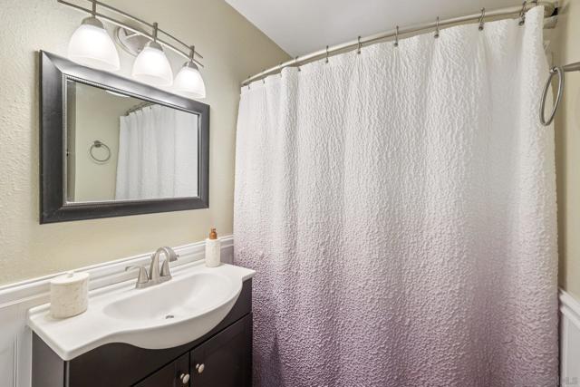 9607 Kumquat Dr, Lakeside CA: https://media.crmls.org/mediaz/4b792322-b785-4af0-b337-5498ad84c7a5.jpg