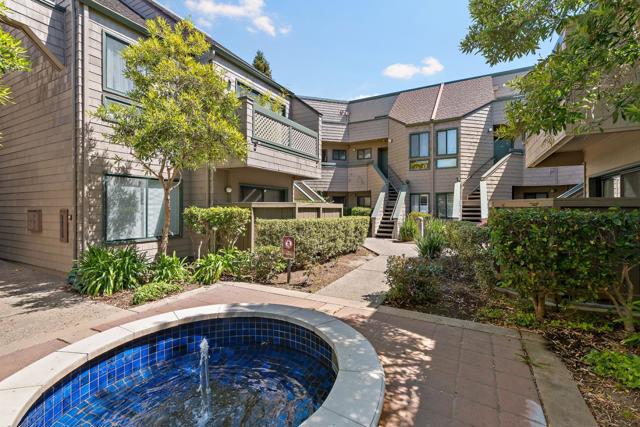 67 Pelican Lane, Redwood City CA: https://media.crmls.org/mediaz/4b794a44-303c-4131-912d-7553c663ef7b.jpg