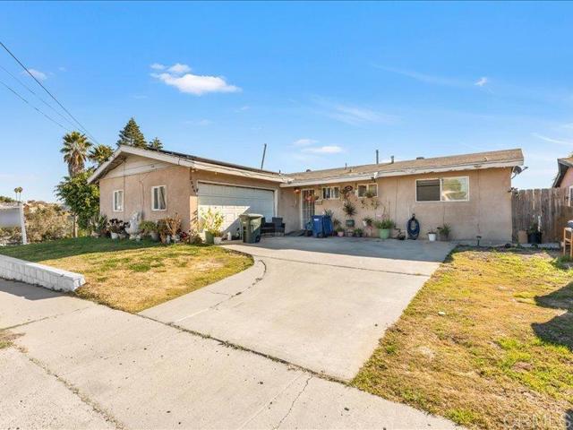 Detail Gallery Image 3 of 14 For 2049 Madera St, Lemon Grove,  CA 91945 - 3 Beds | 2 Baths