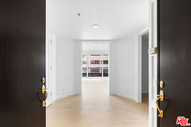 10550 Wilshire Boulevard, Los Angeles CA: https://media.crmls.org/mediaz/4b79a297-6827-466f-b470-80d92ea336a3.jpg