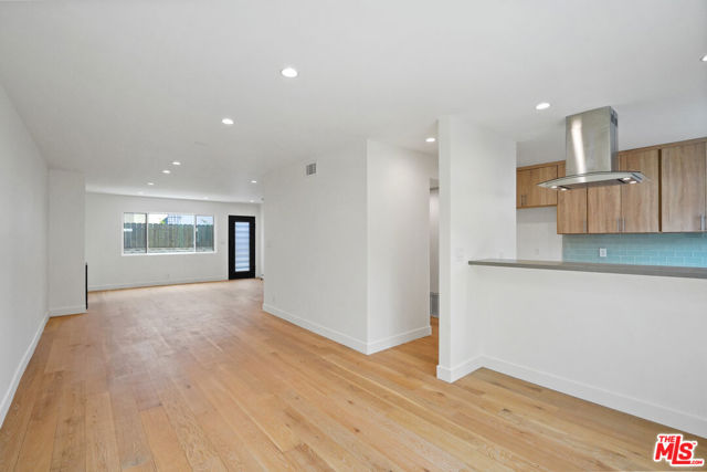 1413 Ocean Park Boulevard, 4 photo 8