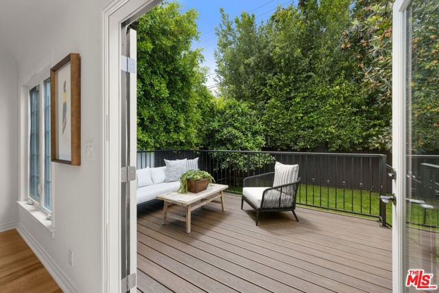 6410 Drexel Avenue, Los Angeles CA: https://media.crmls.org/mediaz/4b7a94c7-e41a-4d2b-b9dc-0b5e76fcaa35.jpg