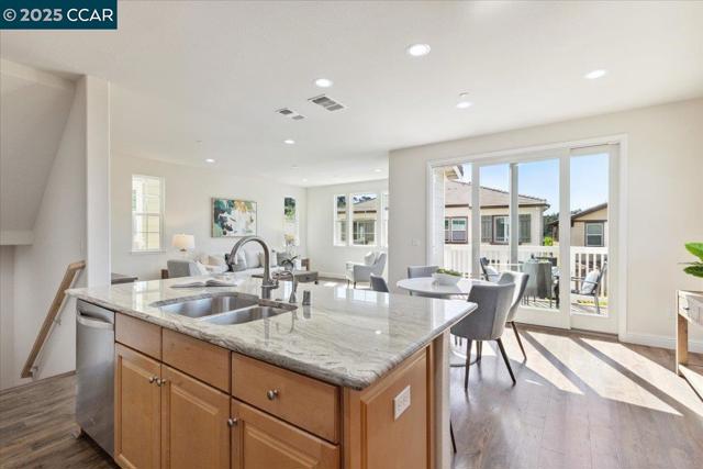 38 Citron Knoll, Orinda CA: https://media.crmls.org/mediaz/4b7a9a42-72b3-46d3-b9ea-c50e8c94af6f.jpg