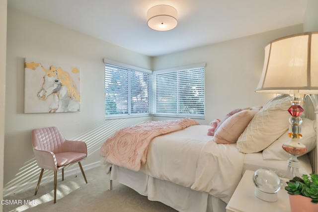 2328 Otono Circle, Thousand Oaks CA: https://media.crmls.org/mediaz/4b7ab661-8833-419a-9be7-3c4b52ee9e54.jpg