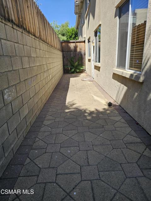 5616 Etiwanda Avenue, Tarzana CA: https://media.crmls.org/mediaz/4b7aebc8-5597-4df7-bed1-5220a32cbb32.jpg